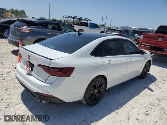 ✅ 2022 Volkswagen Jetta Autobahn • VIN: 3VW2T7BUXNM016765 • Lot: 52581365. Wystawiony na Copart z przebiegiem 24 228 mil. Bezpłatny archiwum sprzedaży aukcyjnych z USA i szczegółowy raport historii pojazdu na DreamBid. Zdjęcie 3.