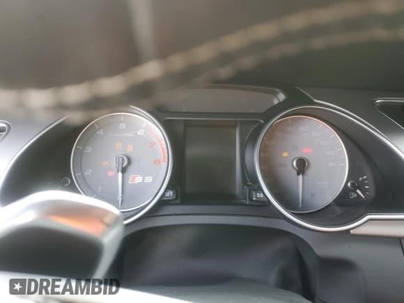 ✅ 2014 Audi S5 Prestige • VIN: WAUVGAFH4EN013281 • Lot: 73787894. Wystawiony na Copart z przebiegiem Nie podano. Bezpłatny archiwum sprzedaży aukcyjnych z USA i szczegółowy raport historii pojazdu na DreamBid. Zdjęcie 9.