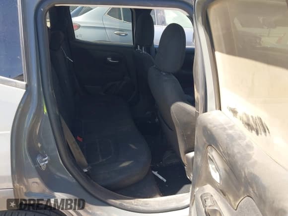 ✅ 2020 Jeep Renegade Altitude • VIN: ZACNJABB2LPL80283 • Lot: 41807207. Listed on IAAI with 50,635 mi. Free auction sales archive from the USA and detailed vehicle history report at DreamBid. Image 8.