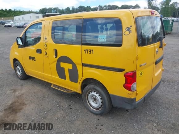 ✅ 2014 Nissan NV200 • VIN: 3N8CM0JTXEK702664 • Lot: 39503323. Listed on IAAI with 218,360 mi. Free auction sales archive from the USA and detailed vehicle history report at DreamBid. Image 3.