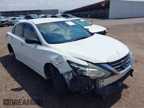 ✅ 2016 Nissan Altima S • VIN: 1N4AL3AP1GN366142 • Lot: 43078035. Wystawiony na IAAI z przebiegiem 194 960 mil. Bezpłatny archiwum sprzedaży aukcyjnych z USA i szczegółowy raport historii pojazdu na DreamBid. Zdjęcie 1.