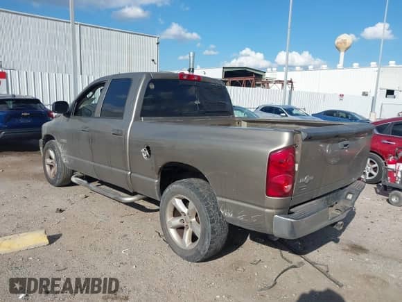 2008 Dodge 1500 SLT с VIN 1D7HA18N28J151990, выставлен на аукционе IAAI как лот 43390212 с пробегом 276 007 миль миль и . История ставок и продаж доступна на DreamBid. Изображение 3.