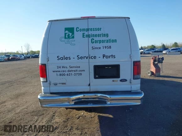 ✅ 2013 Ford Econoline Cargo Commercial • VIN: 1FTNS2EL8DDA90141 • Лот: 42136803. Опубликован ранее на IAAI с пробегом 206 573 миль. Бесплатный доступ к архиву аукционных продаж из США и подробный отчёт об истории автомобиля на DreamBid. Изображение 16.