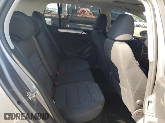 ✅ 2013 Volkswagen Golf TDI • VIN: WVWDM7AJ0DW123225 • Lot: 71839145. Wystawiony na Copart z przebiegiem 55 945 mil. Bezpłatny archiwum sprzedaży aukcyjnych z USA i szczegółowy raport historii pojazdu na DreamBid. Zdjęcie 10.