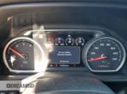 ✅ 2020 Chevrolet Silverado 1500 LTZ • VIN: 1GCPWEED0LZ363243 • Lot: 70749714. Wystawiony na Copart z przebiegiem 50 856 mil. Bezpłatny archiwum sprzedaży aukcyjnych z USA i szczegółowy raport historii pojazdu na DreamBid. Zdjęcie 9.