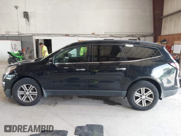 ✅ 2017 Chevrolet Traverse LT • VIN: 1GNKVHKDXHJ151689 • Lot: 42578499. Wystawiony na IAAI z przebiegiem 154 714 mil. Bezpłatny archiwum sprzedaży aukcyjnych z USA i szczegółowy raport historii pojazdu na DreamBid. Zdjęcie 14.