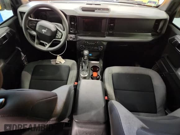 ✅ 2022 Ford Bronco • VIN: 1FMDE5BH0NLB63431 • Lot: 93017385. Listed on Copart with 43,083 mi. Free auction sales archive from the USA and detailed vehicle history report at DreamBid. Image 8.