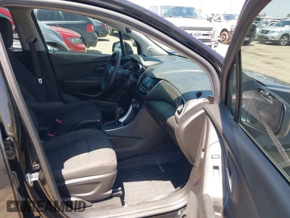 ✅ 2022 Chevrolet Trax LS • VIN: KL7CJNSMXNB553495 • Лот: 42780003. Опубликован ранее на IAAI с пробегом 86 420 миль. Бесплатный доступ к архиву аукционных продаж из США и подробный отчёт об истории автомобиля на DreamBid. Изображение 5.