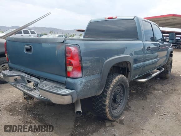 ✅ 2006 Chevrolet Silverado 2500HD LT3 • VIN: 1GCHK23D46F179396 • Лот: 42704575. Опубликован ранее на IAAI с пробегом 239 679 миль. Бесплатный доступ к архиву аукционных продаж из США и подробный отчёт об истории автомобиля на DreamBid. Изображение 4.