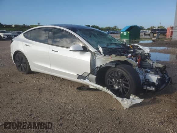 ✅ 2024 Tesla Model 3 • VIN: 5YJ3E1EA7RF858425 • Lot: 89840835. Wystawiony na Copart z przebiegiem 18 667 mil. Bezpłatny archiwum sprzedaży aukcyjnych z USA i szczegółowy raport historii pojazdu na DreamBid. Zdjęcie 4.