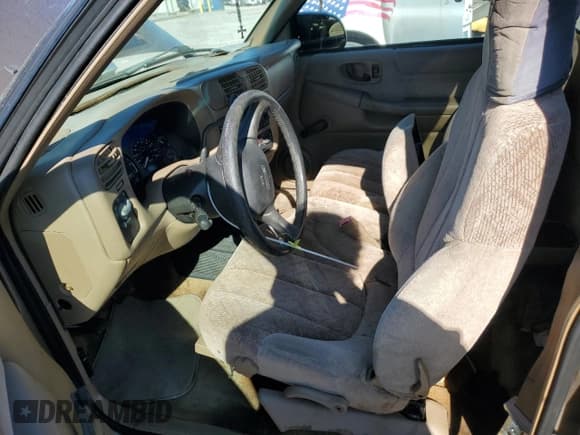 ✅ 2002 GMC Sonoma SL • VIN: 1GTCS145628255534 • Lot: 80115964. Listed on Copart with 78,550 mi. Free auction sales archive from the USA and detailed vehicle history report at DreamBid. Image 7.