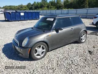 2006 MINI Hardtop с VIN WMWRC33566TJ76997, выставлен на аукционе Copart как лот 86726415 с пробегом 167 581 миль миль и Чистый • Clean title. История ставок и продаж доступна на DreamBid. Изображение 1.