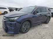 ✅ 2024 Lexus TX 350 • VIN: 5TDAAAA68RS006231 • Lot: 46048495. Wystawiony na Copart z przebiegiem 6 749 mil. Bezpłatny archiwum sprzedaży aukcyjnych z USA i szczegółowy raport historii pojazdu na DreamBid. Zdjęcie 1.