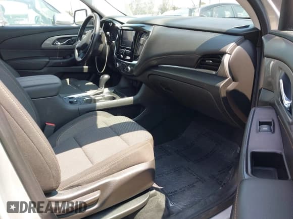✅ 2020 Chevrolet Traverse LT Cloth • VIN: 1GNEVMKW8LJ219181 • Lot: 42150372. Wystawiony na IAAI z przebiegiem 78 390 mil. Bezpłatny archiwum sprzedaży aukcyjnych z USA i szczegółowy raport historii pojazdu na DreamBid. Zdjęcie 5.