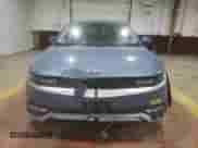 ✅ 2022 Hyundai Ioniq 5 SE • VIN: KM8KMDAF9NU058207 • Lot: 83538234. Wystawiony na Copart z przebiegiem 54 930 mil mil. Skorzystaj z bezpłatnego archiwum sprzedaży aukcyjnych z USA i zobacz szczegółowy raport historii pojazdu na DreamBid. Zdjęcie 5.