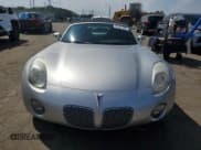 ✅ 2007 Pontiac Solstice • VIN: 1G2MB35B07Y136152 • Lot: 70101445. Wystawiony na Copart z przebiegiem 55 850 mil. Bezpłatny archiwum sprzedaży aukcyjnych z USA i szczegółowy raport historii pojazdu na DreamBid. Zdjęcie 5.