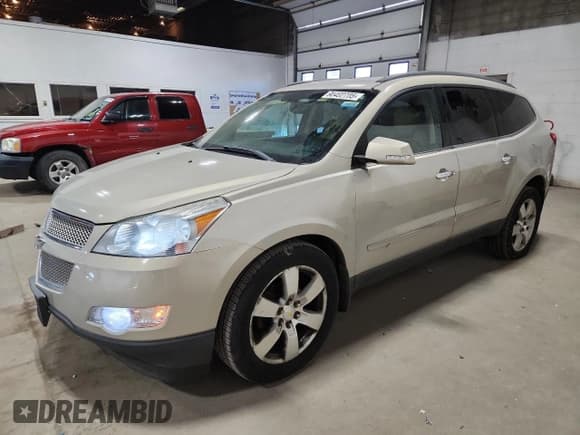 ✅ 2012 Chevrolet Traverse LTZ • VIN: 1GNKVLED6CJ191825 • Lot: 90402705. Wystawiony na Copart z przebiegiem 188 255 mil. Bezpłatny archiwum sprzedaży aukcyjnych z USA i szczegółowy raport historii pojazdu na DreamBid. Zdjęcie 1.