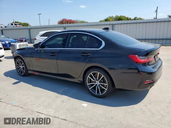 2021 BMW 3 Series 330i z VIN 3MW5R1J06M8C18534, wystawiony jako Copart lot #80624445 z przebiegiem Nie podano mil oraz Szkoda całkowita • Salvage title. Historia ofert i sprzedaży dostępna na DreamBid. Obrazek 2.