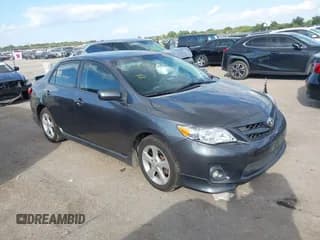 ✅ 2012 Toyota Corolla L • VIN: 5YFBU4EE6CP007490 • Lot: 43316998. Wystawiony na IAAI z przebiegiem 276 505 mil. Bezpłatny archiwum sprzedaży aukcyjnych z USA i szczegółowy raport historii pojazdu na DreamBid. Zdjęcie 1.