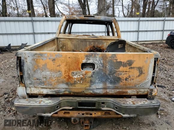 ✅ 2004 GMC Sierra 2500HD SLE • VIN: 1GTHK23U64F154254 • Lot: 41760465. Wystawiony na Copart z przebiegiem Nie podano. Bezpłatny archiwum sprzedaży aukcyjnych z USA i szczegółowy raport historii pojazdu na DreamBid. Zdjęcie 6.