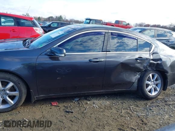 ✅ 2012 Acura TL Auto • VIN: 19UUA8F22CA015900 • Lot: 43795199. Wystawiony na IAAI z przebiegiem 215 560 mil. Bezpłatny archiwum sprzedaży aukcyjnych z USA i szczegółowy raport historii pojazdu na DreamBid. Zdjęcie 14.