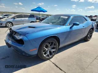 2020 Dodge Challenger SXT z VIN 2C3CDZAG3LH236129, wystawiony jako Copart lot #87092815 z przebiegiem 103 165 mil mil oraz Szkoda całkowita • Salvage title. Historia ofert i sprzedaży dostępna na DreamBid. Obrazek 1.