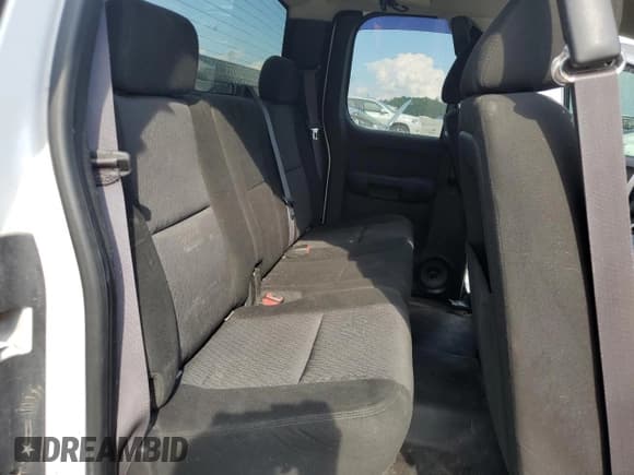 ✅ 2011 GMC Sierra 2500HD SLE • VIN: 1GT220CG1BZ206888 • Lot: 69813825. Wystawiony na Copart z przebiegiem 281 007 mil. Bezpłatny archiwum sprzedaży aukcyjnych z USA i szczegółowy raport historii pojazdu na DreamBid. Zdjęcie 10.