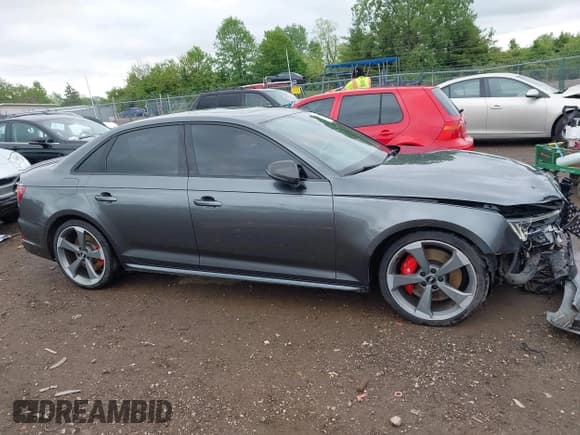 ✅ 2018 Audi S4 Premium Plus • VIN: WAUB4AF4XJA016485 • Lot: 42244018. Wystawiony na IAAI z przebiegiem 48 041 mil. Bezpłatny archiwum sprzedaży aukcyjnych z USA i szczegółowy raport historii pojazdu na DreamBid. Zdjęcie 13.