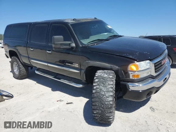 ✅ 2004 GMC Sierra 2500HD SLT • VIN: 1GTHK23264F256961 • Lot: 47844355. Wystawiony na Copart z przebiegiem Nie podano. Bezpłatny archiwum sprzedaży aukcyjnych z USA i szczegółowy raport historii pojazdu na DreamBid. Zdjęcie 4.
