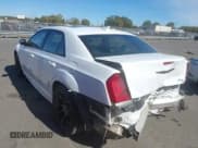 ✅ 2016 Chrysler 300 S • VIN: 2C3CCABG8GH269796 • Lot: 43522521. Wystawiony na IAAI z przebiegiem 151 373 mil. Bezpłatny archiwum sprzedaży aukcyjnych z USA i szczegółowy raport historii pojazdu na DreamBid. Zdjęcie 3.