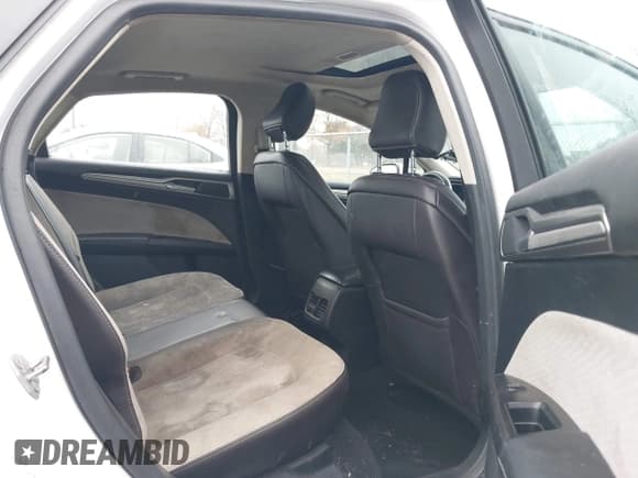 ✅ 2020 Ford Fusion SE • VIN: 3FA6P0HD8LR121625 • Lot: 43602476. Listed on IAAI with 75,925 mi. Free auction sales archive from the USA and detailed vehicle history report at DreamBid. Image 8.