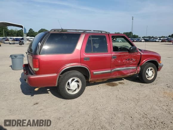 ✅ 2001 Chevrolet Blazer LT • VIN: 1GNDT13WX12107794 • Lot: 62183065. Wystawiony na Copart z przebiegiem 136 686 mil. Bezpłatny archiwum sprzedaży aukcyjnych z USA i szczegółowy raport historii pojazdu na DreamBid. Zdjęcie 3.