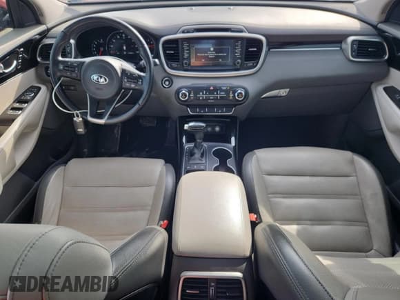 ✅ 2017 Kia Sorento SX • VIN: 5XYPKDA59HG202366 • Lot: 80922185. Listed on Copart with 111,035 mi. Free auction sales archive from the USA and detailed vehicle history report at DreamBid. Image 8.