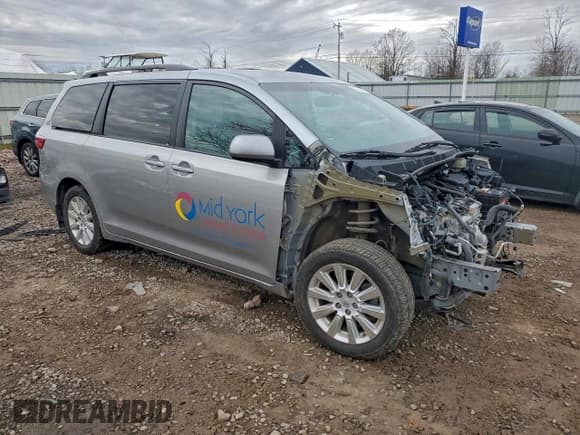 ✅ 2016 Toyota Sienna LE • VIN: 5TDJK3DC2GS145231 • Lot: 92191985. Listed on Copart with 55,085 mi. Free auction sales archive from the USA and detailed vehicle history report at DreamBid. Image 4.