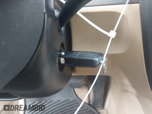 ✅ 2009 Volkswagen Jetta SE • VIN: 3VWRM71KX9M162651 • Lot: 43700938. Wystawiony na IAAI z przebiegiem 103 862 mil. Bezpłatny archiwum sprzedaży aukcyjnych z USA i szczegółowy raport historii pojazdu na DreamBid. Zdjęcie 11.