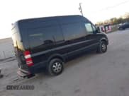 ✅ 2018 Mercedes-Benz Sprinter • VIN: WDZPE7CD0JP610741 • Lot: 41617216. Wystawiony na IAAI z przebiegiem 121 178 mil. Bezpłatny archiwum sprzedaży aukcyjnych z USA i szczegółowy raport historii pojazdu na DreamBid. Zdjęcie 4.