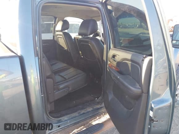 ✅ 2011 Chevrolet Silverado 2500HD LTZ • VIN: 1GC1KYC82BF152084 • Лот: 43281621. Опубликован ранее на IAAI с пробегом 163 157 миль. Бесплатный доступ к архиву аукционных продаж из США и подробный отчёт об истории автомобиля на DreamBid. Изображение 8.