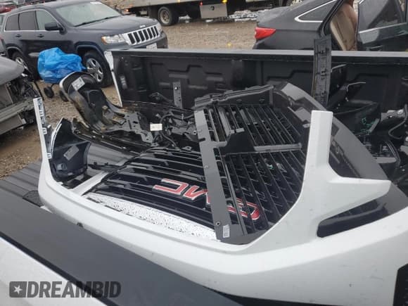 ✅ 2024 GMC Sierra 1500 • VIN: 3GTNUAED0RG333478 • Lot: 86540664. Listed on Copart with 7,339 mi. Free auction sales archive from the USA and detailed vehicle history report at DreamBid. Image 12.