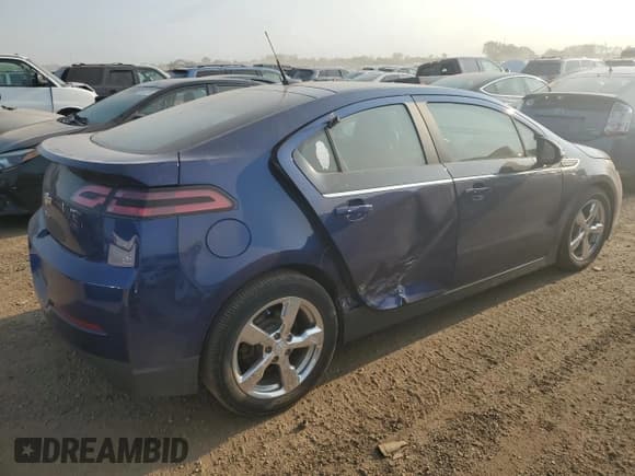 ✅ 2013 Chevrolet Volt • VIN: 1G1RD6E40DU103811 • Lot: 70837594. Wystawiony na Copart z przebiegiem 79 515 mil. Bezpłatny archiwum sprzedaży aukcyjnych z USA i szczegółowy raport historii pojazdu na DreamBid. Zdjęcie 3.