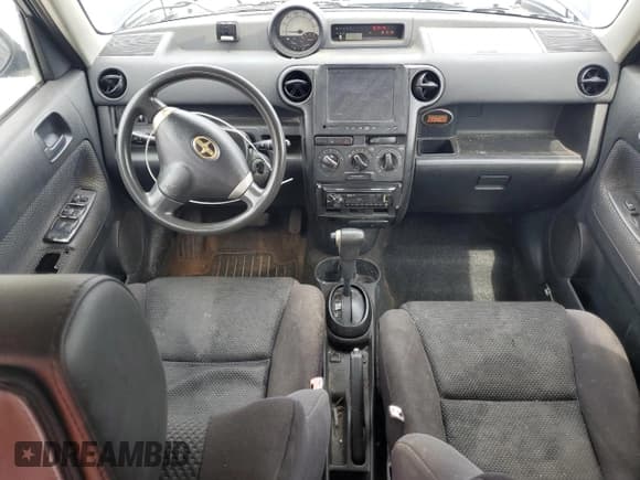 ✅ 2004 Scion xB • VIN: JTLKT324540155039 • Лот: 70092025. Опубликован ранее на Copart с пробегом 397 841 миль. Бесплатный доступ к архиву аукционных продаж из США и подробный отчёт об истории автомобиля на DreamBid. Изображение 8.