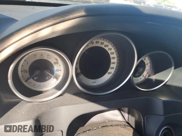 ✅ 2016 Mercedes-Benz E 400 • VIN: WDDKJ6HB2GF318990 • Лот: 71234925. Опубликован ранее на Copart с пробегом Не указан. Бесплатный доступ к архиву аукционных продаж из США и подробный отчёт об истории автомобиля на DreamBid. Изображение 9.