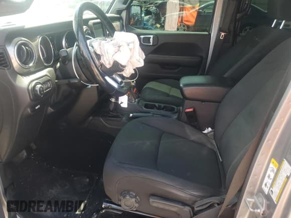 ✅ 2020 Jeep Gladiator Overland • VIN: 1C6HJTFG6LL129635 • Lot: 68080915. Listed on Copart with 134,500 mi. Free auction sales archive from the USA and detailed vehicle history report at DreamBid. Image 7.