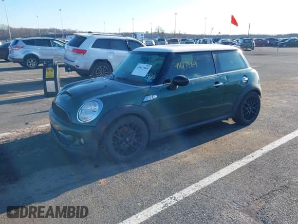 ✅ 2012 MINI Hardtop S • VIN: WMWSV3C5XCTY29340 • Lot: 41617869. Wystawiony na IAAI z przebiegiem 162 676 mil. Bezpłatny archiwum sprzedaży aukcyjnych z USA i szczegółowy raport historii pojazdu na DreamBid. Zdjęcie 2.