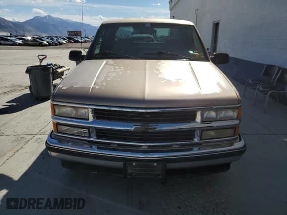 ✅ 1995 Chevrolet Silverado 1500 • VIN: 2GCEC19K1S1138905 • Lot: 85812725. Wystawiony na Copart z przebiegiem 267 145 mil. Bezpłatny archiwum sprzedaży aukcyjnych z USA i szczegółowy raport historii pojazdu na DreamBid. Zdjęcie 5.