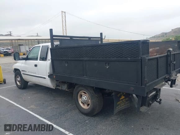 ✅ 2002 Dodge 2500 • VIN: 3B7KC23Z82M306403 • Лот: 42416025. Опубликован ранее на IAAI с пробегом 362 703 миль. Бесплатный доступ к архиву аукционных продаж из США и подробный отчёт об истории автомобиля на DreamBid. Изображение 3.