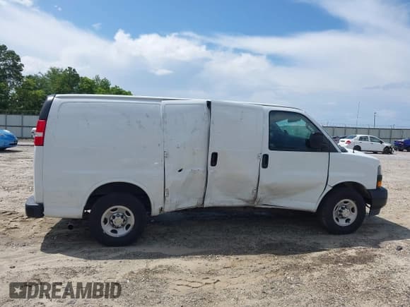 ✅ 2020 Chevrolet Express Cargo • VIN: 1GCWGAFG9L1207050 • Лот: 42549948. Опубликован ранее на IAAI с пробегом 81 623 миль. Бесплатный доступ к архиву аукционных продаж из США и подробный отчёт об истории автомобиля на DreamBid. Изображение 6.