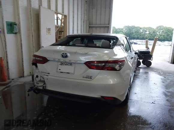 2022 Toyota Camry Hybrid XLE with VIN 4T1F31AK4NU572580, listed as a IAAI auction lot 42244158 with 69,247 mi miles and . Bid and sale history available at DreamBid. Image 17.