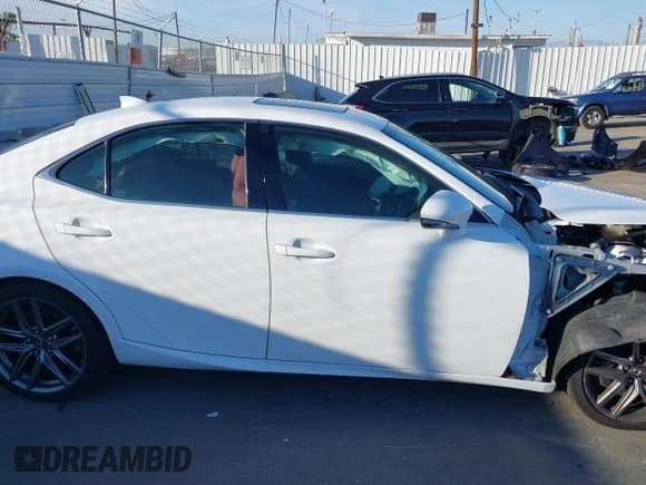 ✅ 2017 Lexus IS 200t • VIN: JTHBA1D24H5059606 • Лот: 41637108. Опубликован ранее на IAAI с пробегом 70 787 миль. Бесплатный доступ к архиву аукционных продаж из США и подробный отчёт об истории автомобиля на DreamBid. Изображение 14.