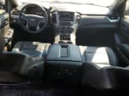 ✅ 2018 Chevrolet Suburban LS • VIN: 1GNSCGKC6JR354626 • Lot: 73721314. Wystawiony na Copart z przebiegiem 127 029 mil. Bezpłatny archiwum sprzedaży aukcyjnych z USA i szczegółowy raport historii pojazdu na DreamBid. Zdjęcie 8.