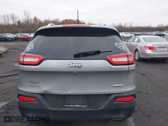 ✅ 2015 Jeep Cherokee Latitude • VIN: 1C4PJMCS4FW773608 • Лот: 43665880. Опубликован ранее на IAAI с пробегом 107 131 миль. Бесплатный доступ к архиву аукционных продаж из США и подробный отчёт об истории автомобиля на DreamBid. Изображение 16.